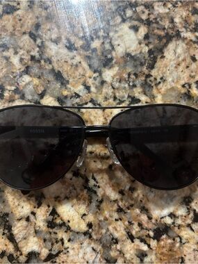 Fossil Black Metal Aviator Sunglasses with Dark Lenses